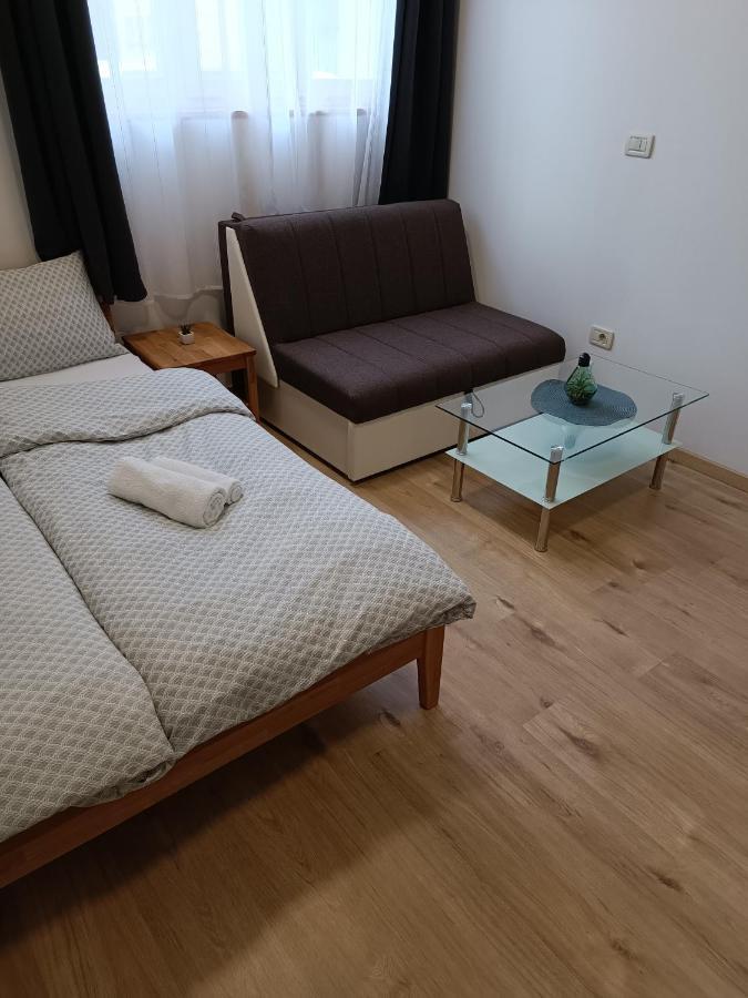 Apartments Aura Deskle Kültér fotó